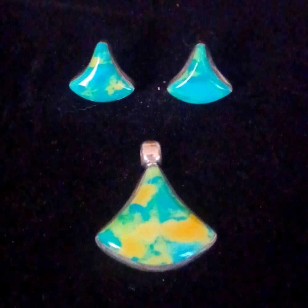 Earings and pendant beautiful blue stone amazinite ? Heavy silver in storage 80s